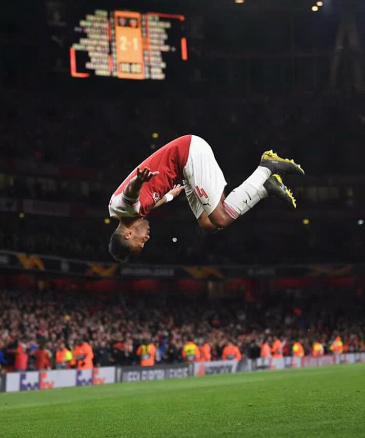 Aubameyang extends stay at Arsenal, signs a new 3 year contract