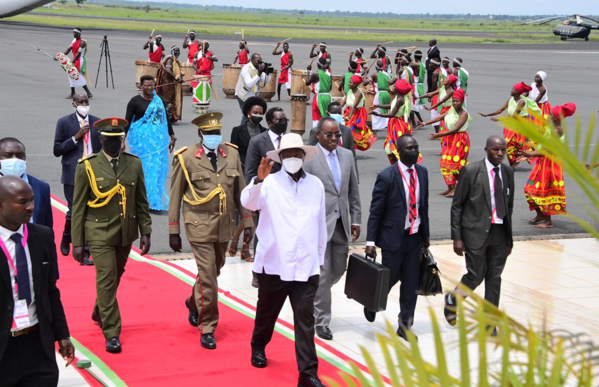 Museveni Arrives In Burundi For EAC Heads Of State Summit