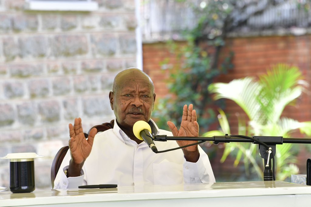 Museveni Urges Botswana Army To Promote Politics of Interest not Identity